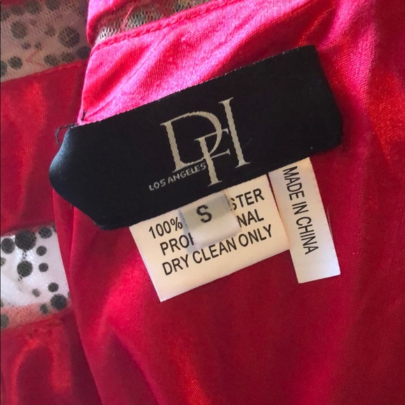 Red Gown - Picture 7 of 7